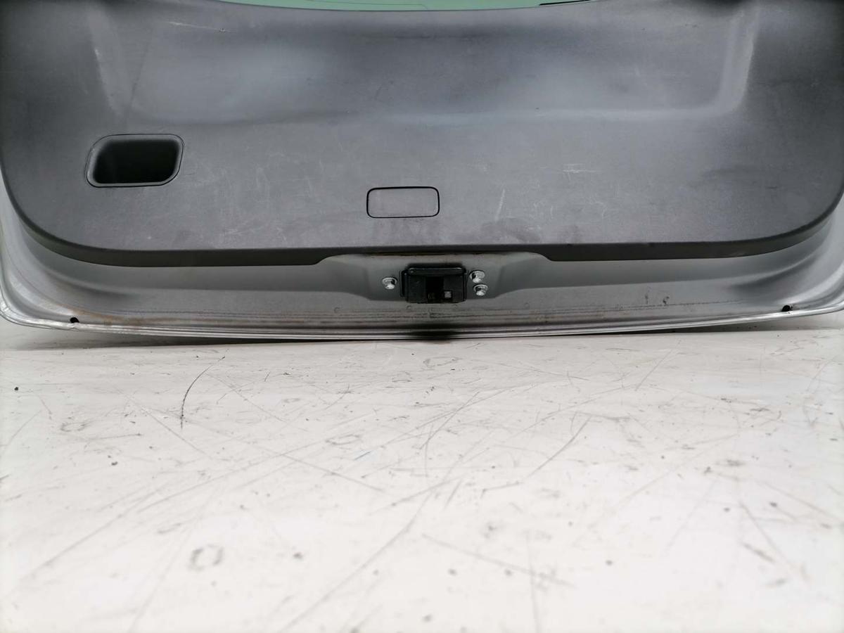 Toyota Yaris original Heckklappe mit Heckscheibe 1F8 Medium Silver Bj.2011